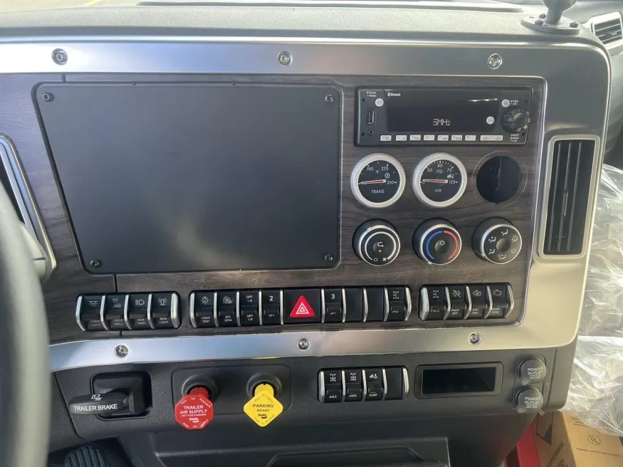 2024 Western Star 47X | Photo 12 of 12