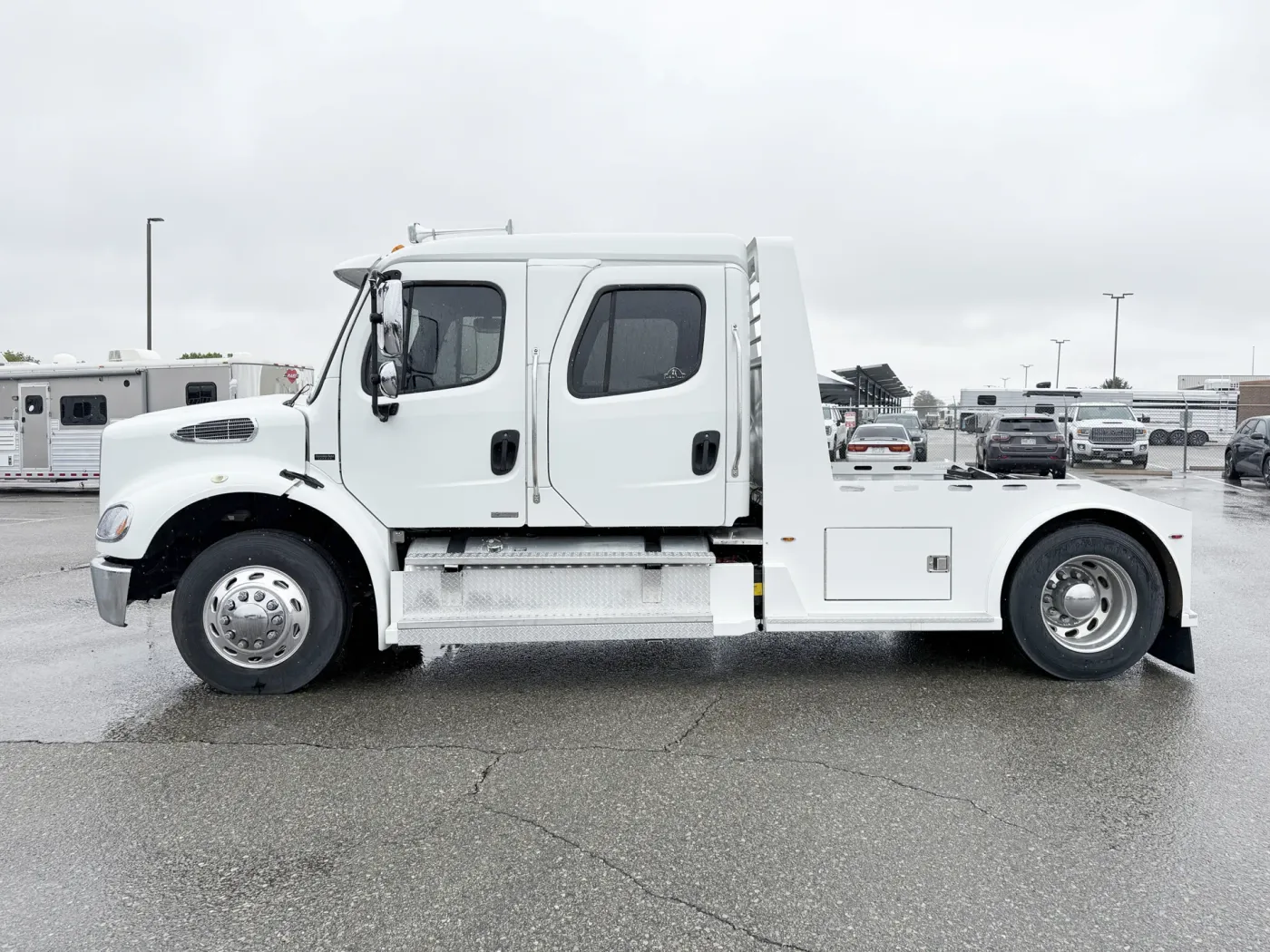 2011 Freightliner M2 112 | Photo 3 of 22