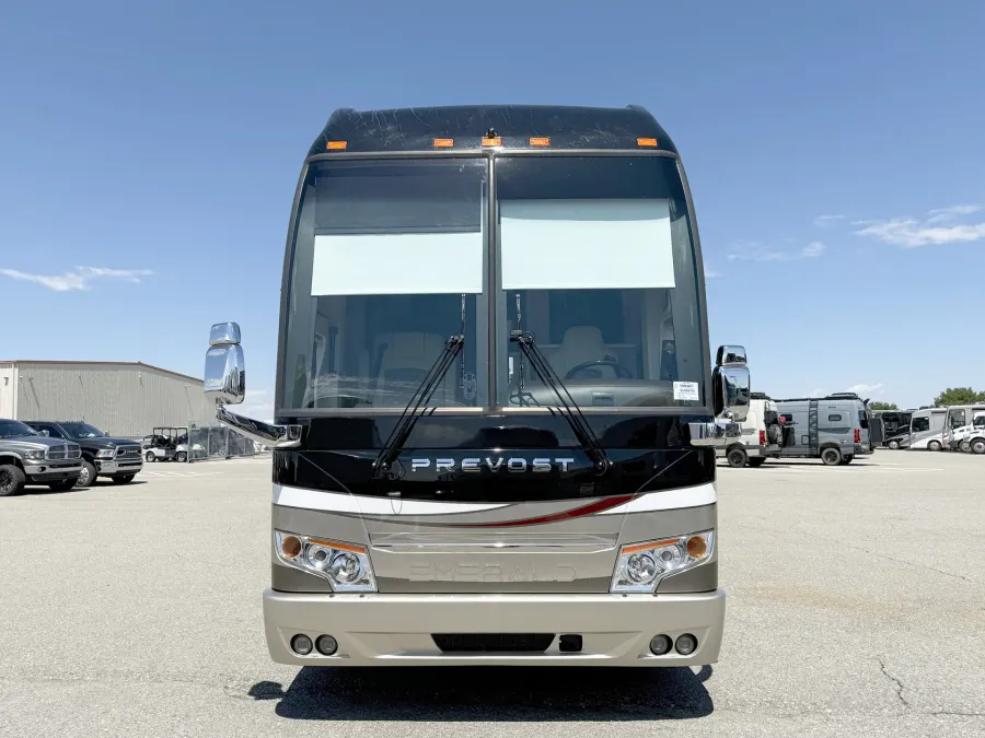 2023 Emerald Prevost H3-45 Double Slide | Photo 7 of 15