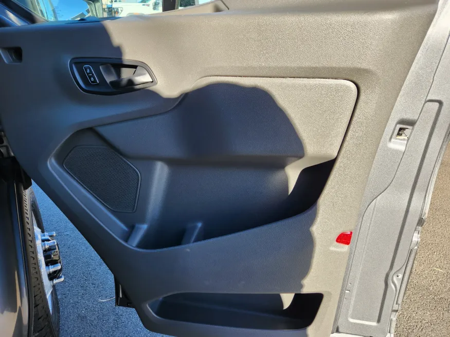 2023 Ford Transit Passenger Wagon T350 | Photo 18 of 30