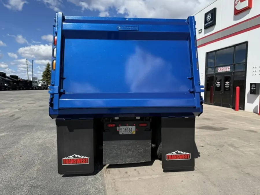 2023 Freightliner 122SD | Photo 4 of 18