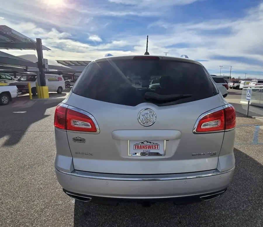 2017 Buick Enclave | Photo 7 of 32