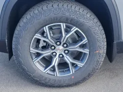 2026 GMC Acadia AT4 | Thumbnail Photo 5 of 22