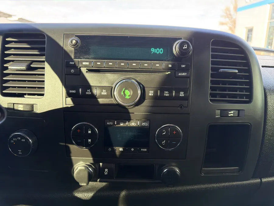 2012 GMC Sierra 1500 SLE | Photo 14 of 17