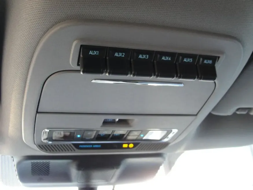 2026 Ford Super Duty F-250 Lariat | Photo 12 of 21