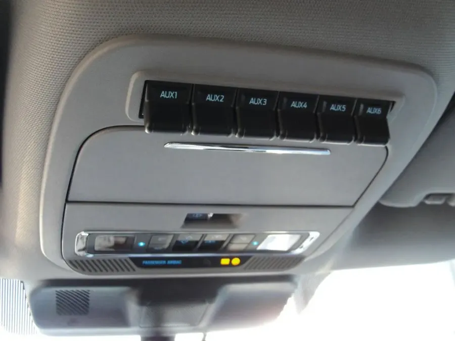 2026 Ford Super Duty F-250 Lariat | Photo 12 of 21