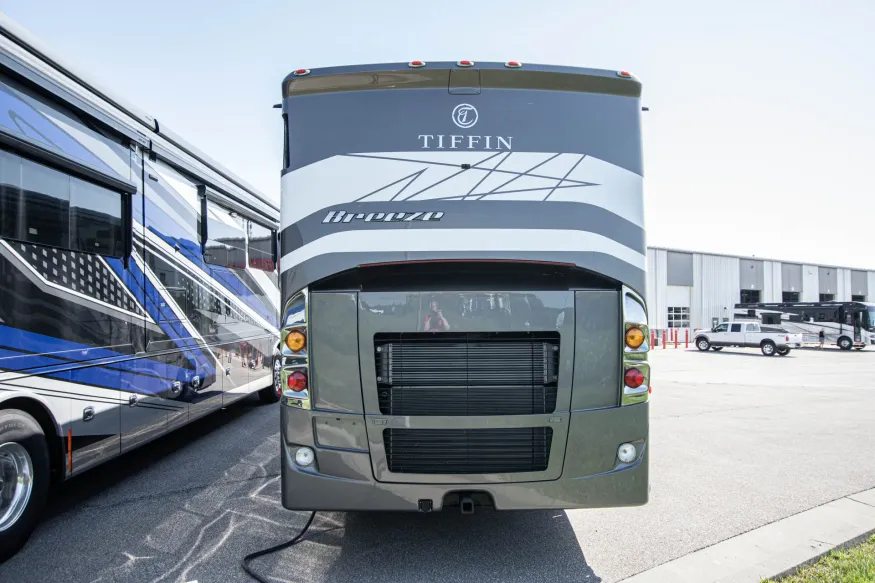 2026 Tiffin Allegro Breeze 33BR | Photo 7 of 21