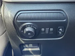 2022 Jeep Wagoneer Series III | Thumbnail Photo 21 of 25