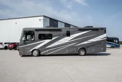 2026 Tiffin Allegro Breeze 33BR | Thumbnail Photo 1 of 21