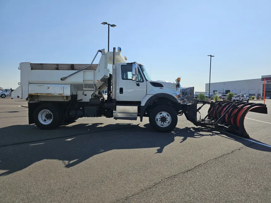 2018 International SR515 | Photo 5 of 28