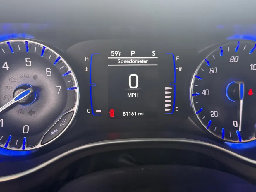 2023 Chrysler Voyager LX | Photo 18 of 20