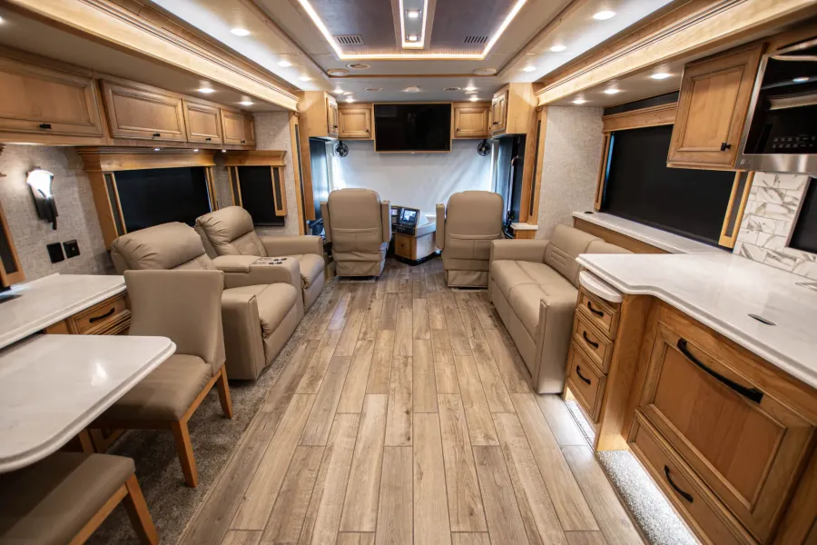 2023 Tiffin Phaeton 37BH | Photo 13 of 28