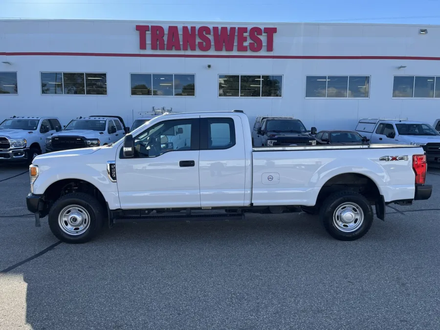 2022 Ford F250 | Photo 2 of 21