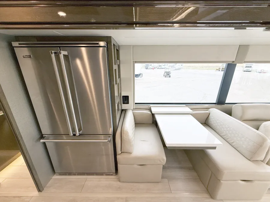 2024 Newmar King Aire 4596 | Photo 8 of 31