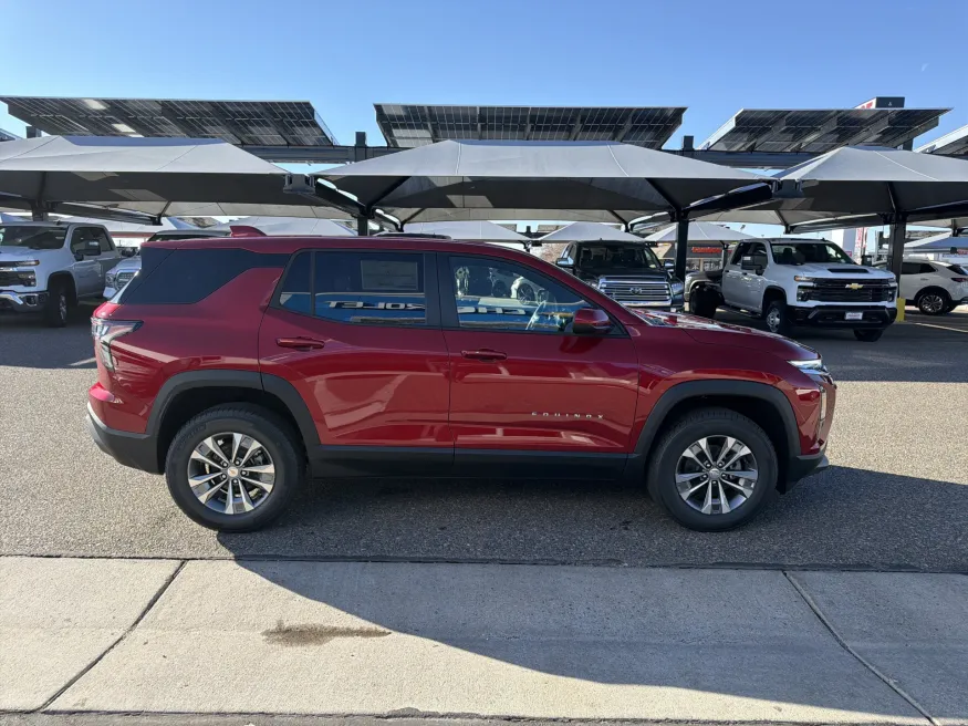2026 Chevrolet Equinox AWD LT | Photo 5 of 18