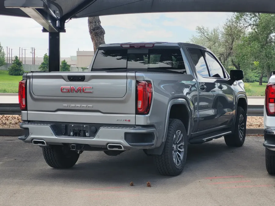 2023 GMC Sierra 1500 AT4 | Photo 4 of 5