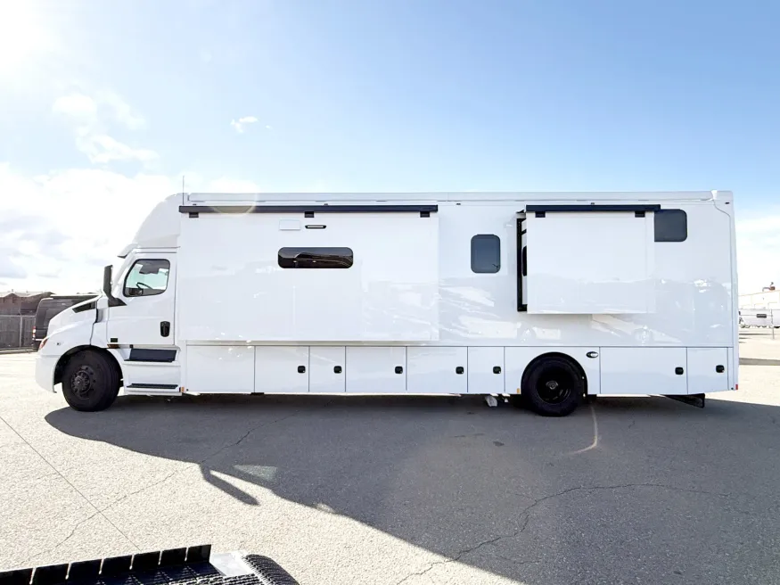 2026 Renegade Explorer 40ERB | Photo 20 of 29