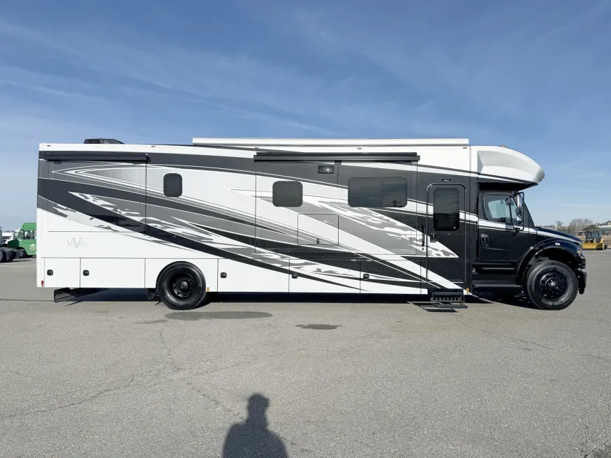 2026 Renegade Verona 40VTS | Photo 3 of 31