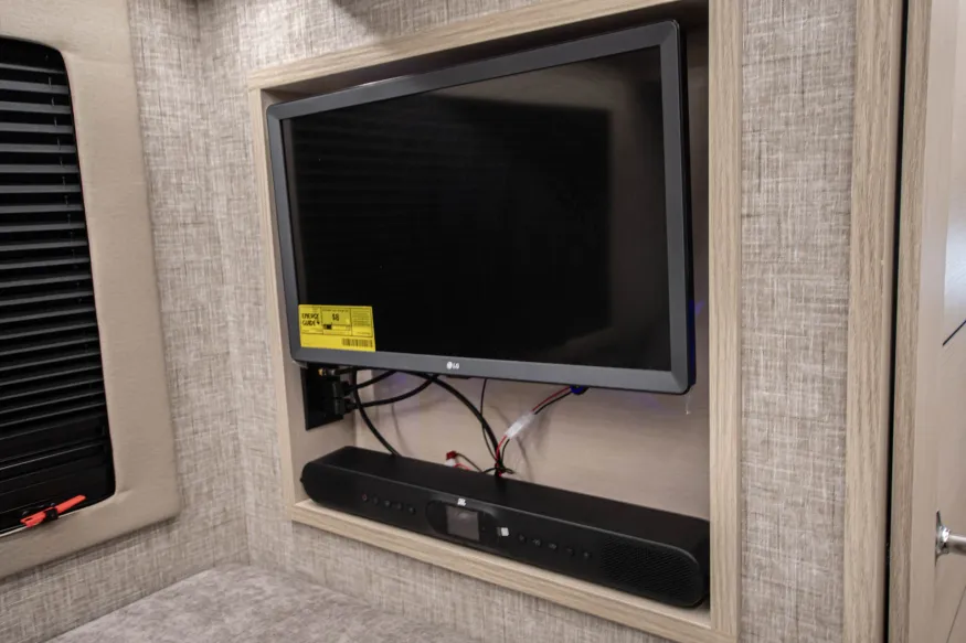 2026 Tiffin Wayfarer 25XLW | Photo 16 of 16