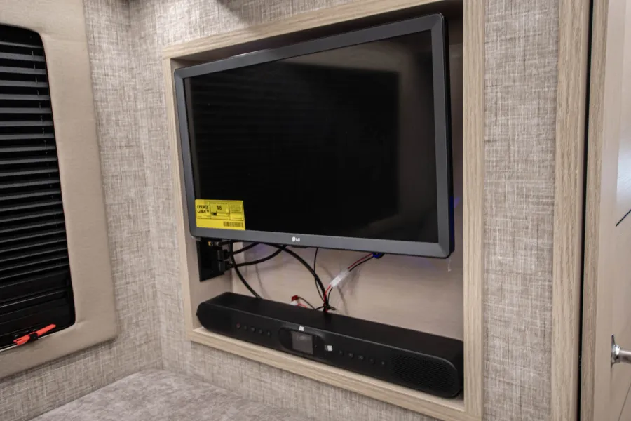 2026 Tiffin Wayfarer 25XLW | Photo 16 of 16