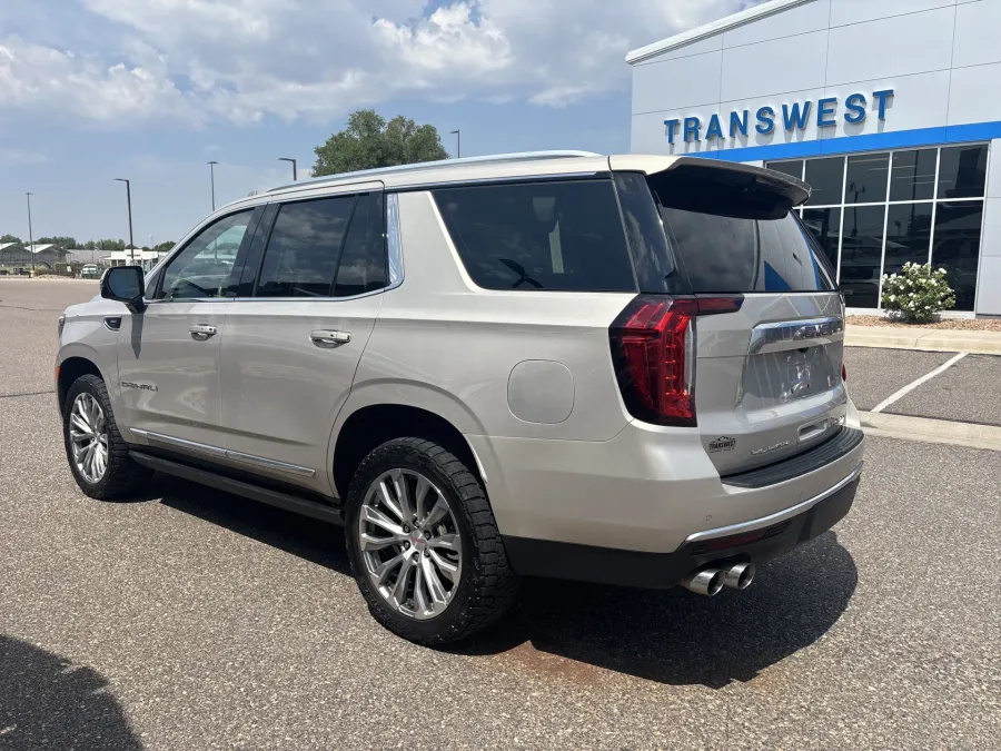 2022 GMC Yukon Denali | Photo 2 of 25