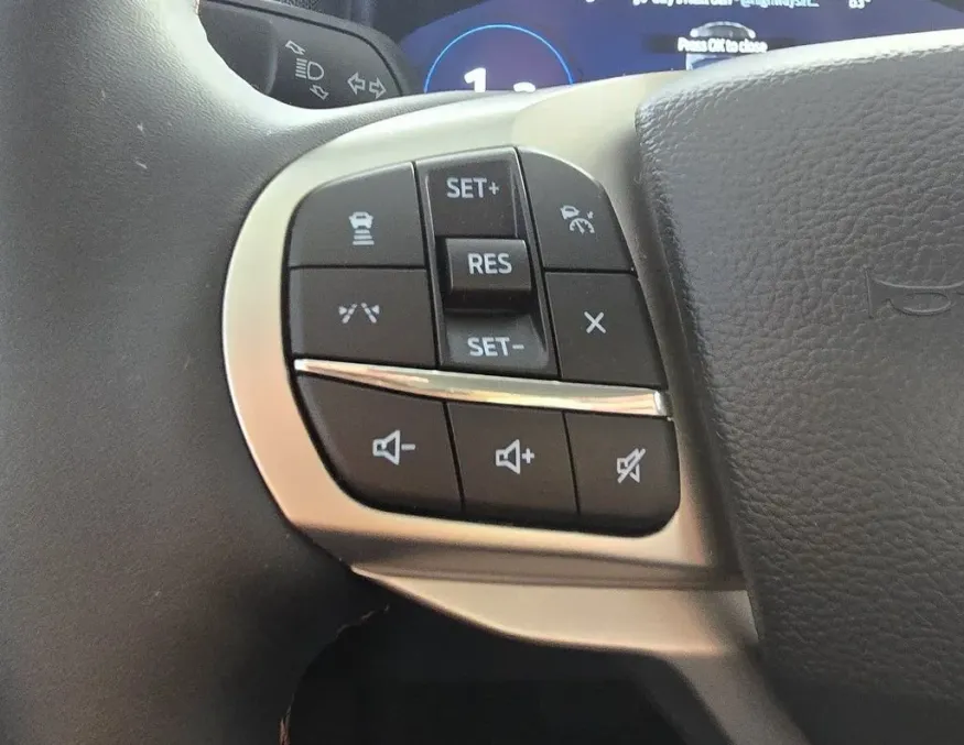 2026 Ford Explorer | Photo 17 of 31