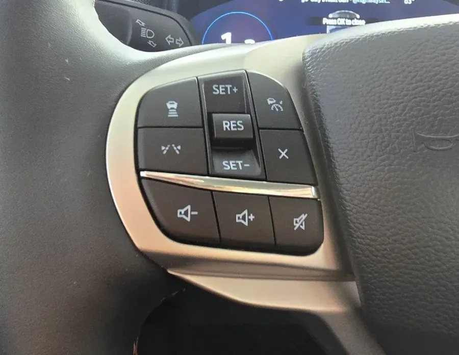 2026 Ford Explorer | Photo 17 of 31