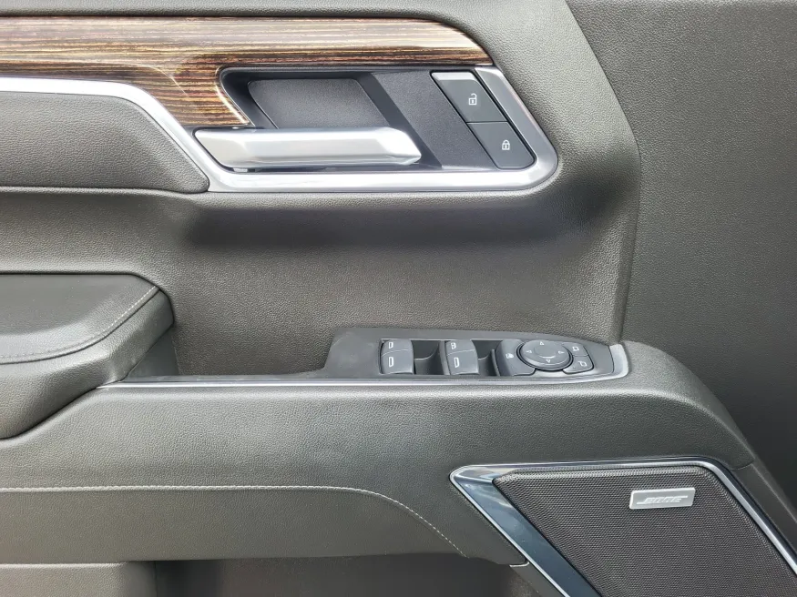 2025 GMC Sierra 1500 Elevation | Photo 10 of 23