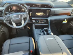 2026 GMC Sierra 2500HD Denali | Thumbnail Photo 11 of 31