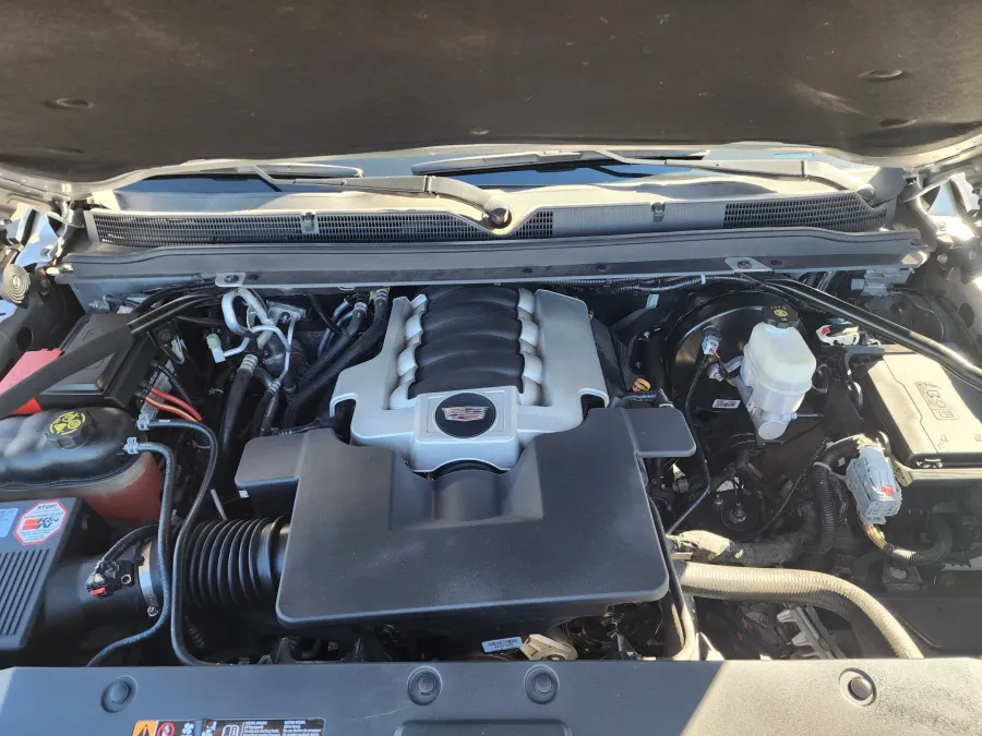 2019 Cadillac Escalade Luxury | Photo 8 of 33