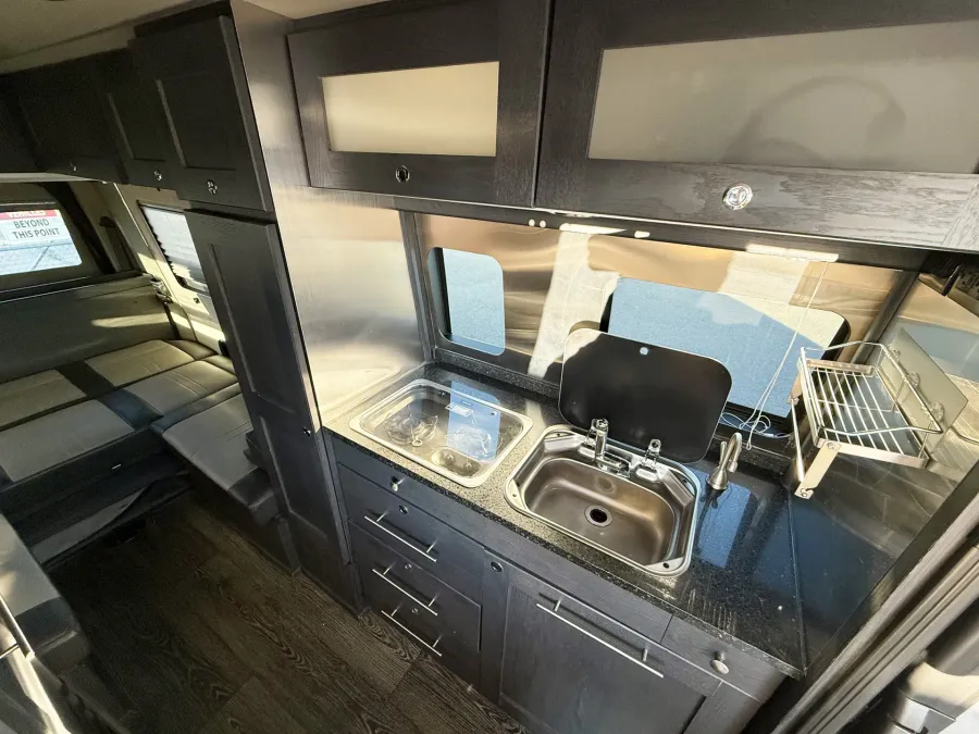 2018 Roadtrek CS E-Trek | Photo 7 of 13