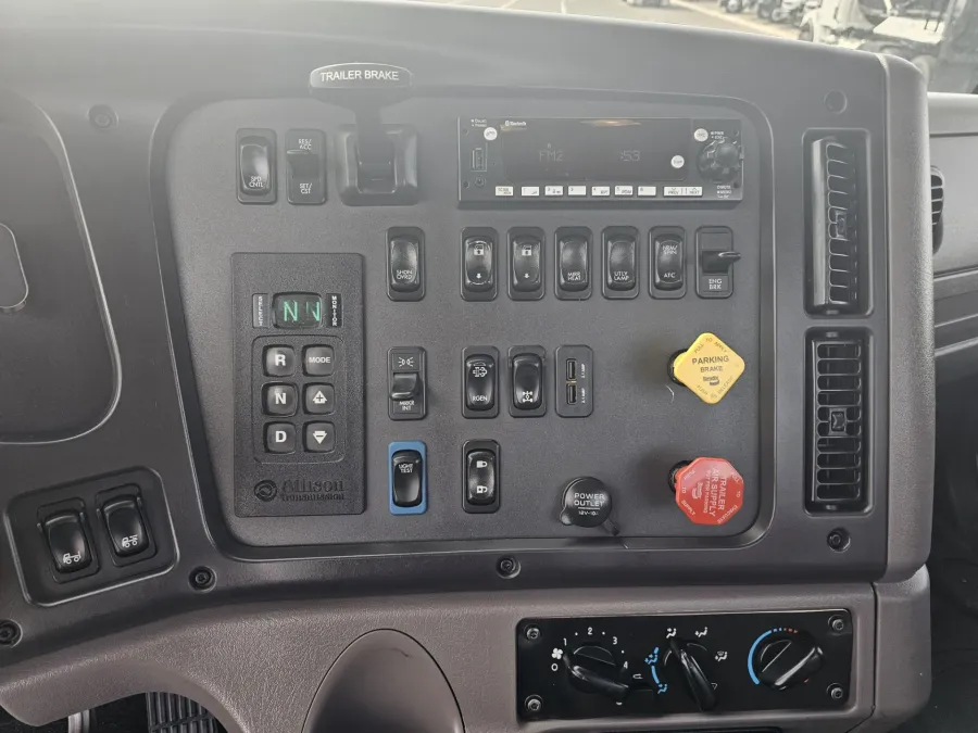 2023 Freightliner M2 112 | Photo 19 of 21