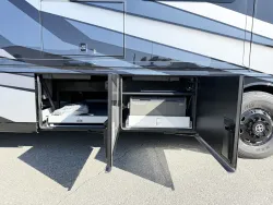 2026 Newmar Mountain Aire 4118 | Thumbnail Photo 25 of 31