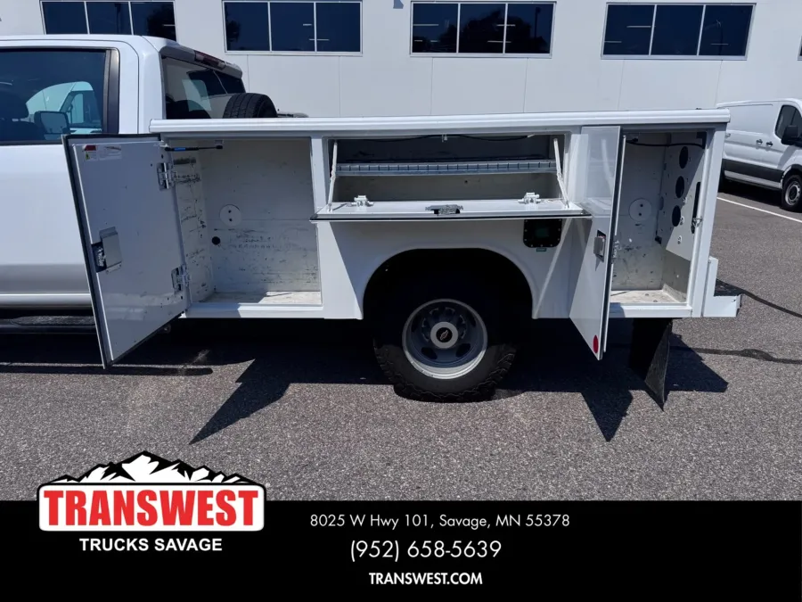 2023 Chevrolet 3500 | Photo 13 of 18