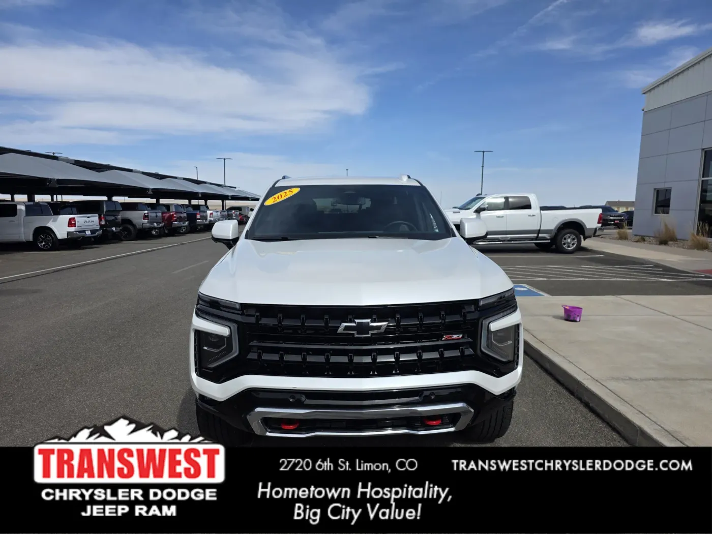 2025 Chevrolet Suburban Z71 | Photo 5 of 32