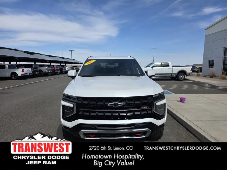 2025 Chevrolet Suburban Z71 | Photo 5 of 32