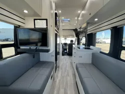 2026 Pleasure-way Ontour 2.2 AWD | Thumbnail Photo 10 of 18