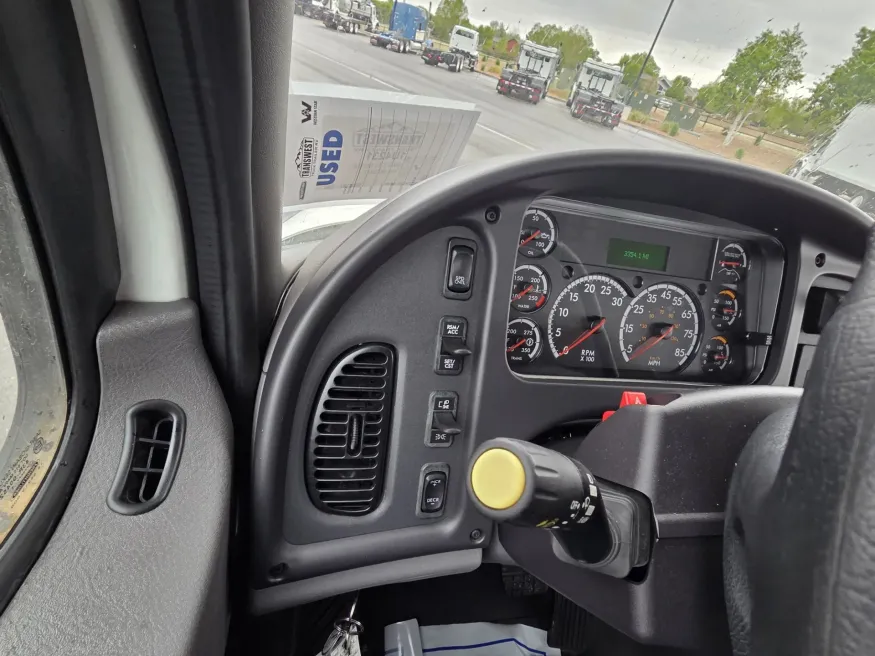 2022 Freightliner M2 106 | Photo 32 of 36