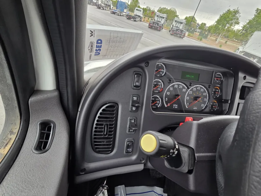 2022 Freightliner M2 106 | Photo 32 of 36