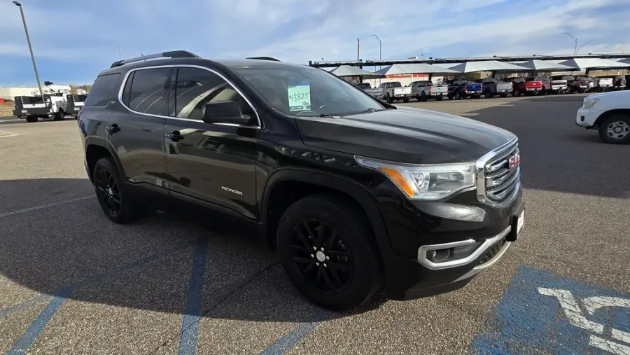 2019 GMC Acadia | Photo 3 of 31