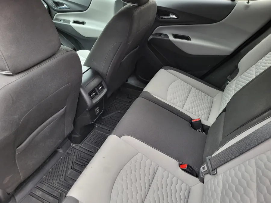 2021 Chevrolet Equinox LS | Photo 22 of 25