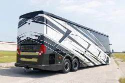 2027 Emerald Luxury Coaches Prevost H3-45 Quad Slide | Thumbnail Photo 22 of 33