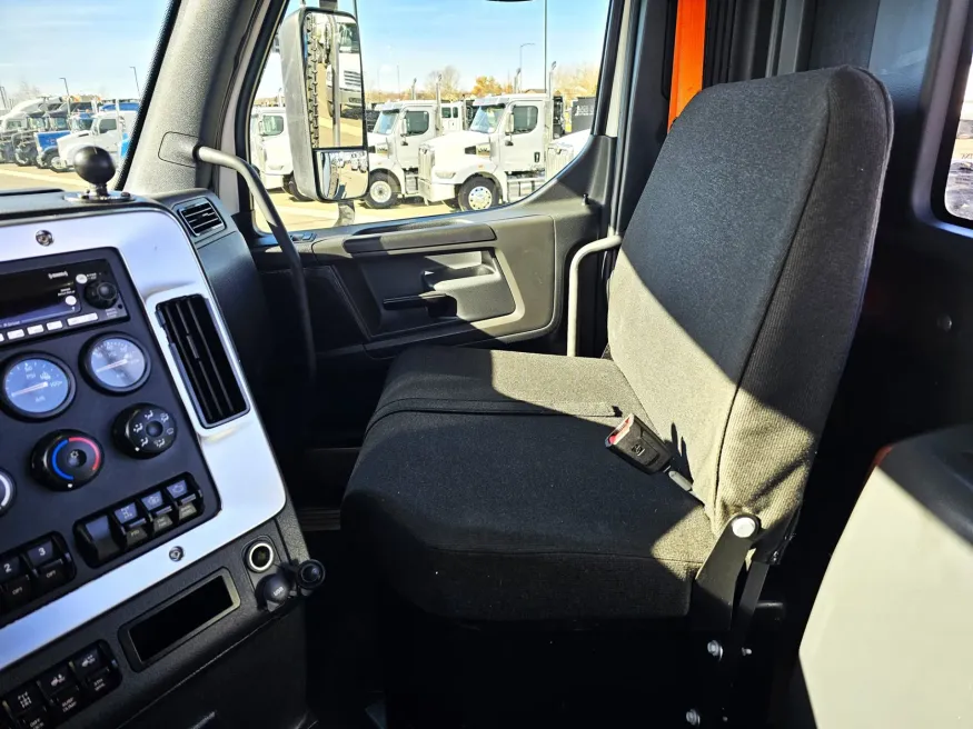 2025 Western Star 47X | Photo 12 of 14