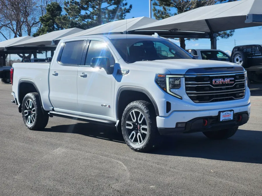 2022 GMC Sierra 1500 AT4 | Photo 2 of 22