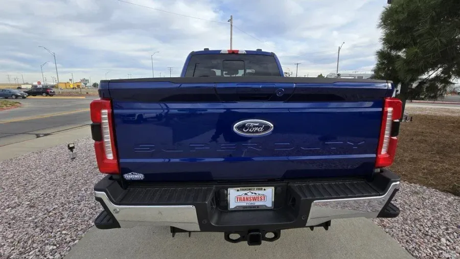 2026 Ford Super Duty F-350 | Photo 9 of 36
