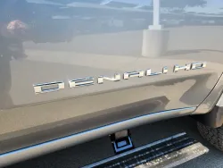 2026 GMC Sierra 2500HD Denali | Thumbnail Photo 19 of 31