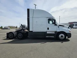 2024 Freightliner Cascadia 126 | Thumbnail Photo 5 of 23