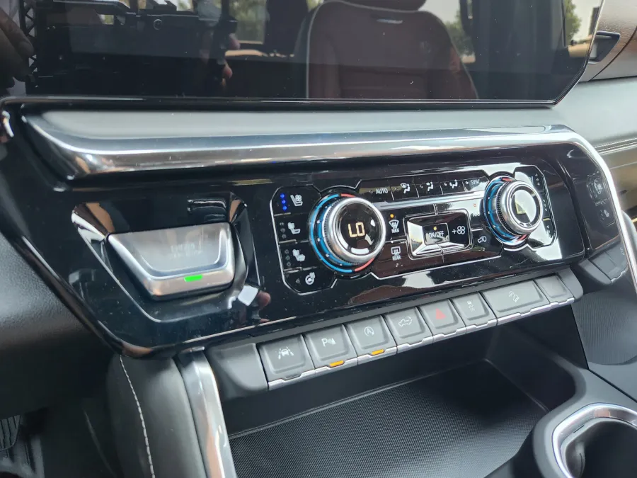 2026 GMC Sierra 1500 Denali Ultimate | Photo 26 of 31