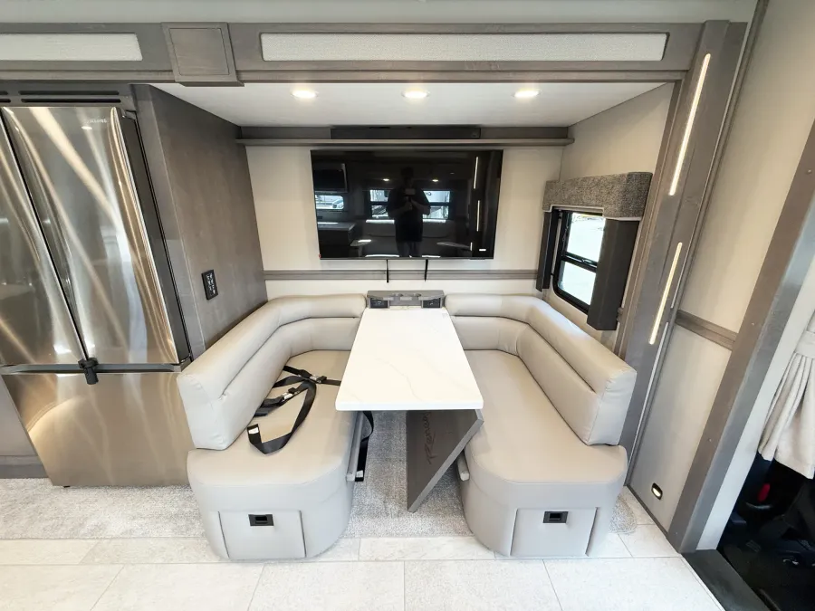 2026 Renegade Explorer 40EBH | Photo 8 of 31