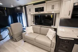 2026 Newmar Dutch Star 4081 | Thumbnail Photo 10 of 42